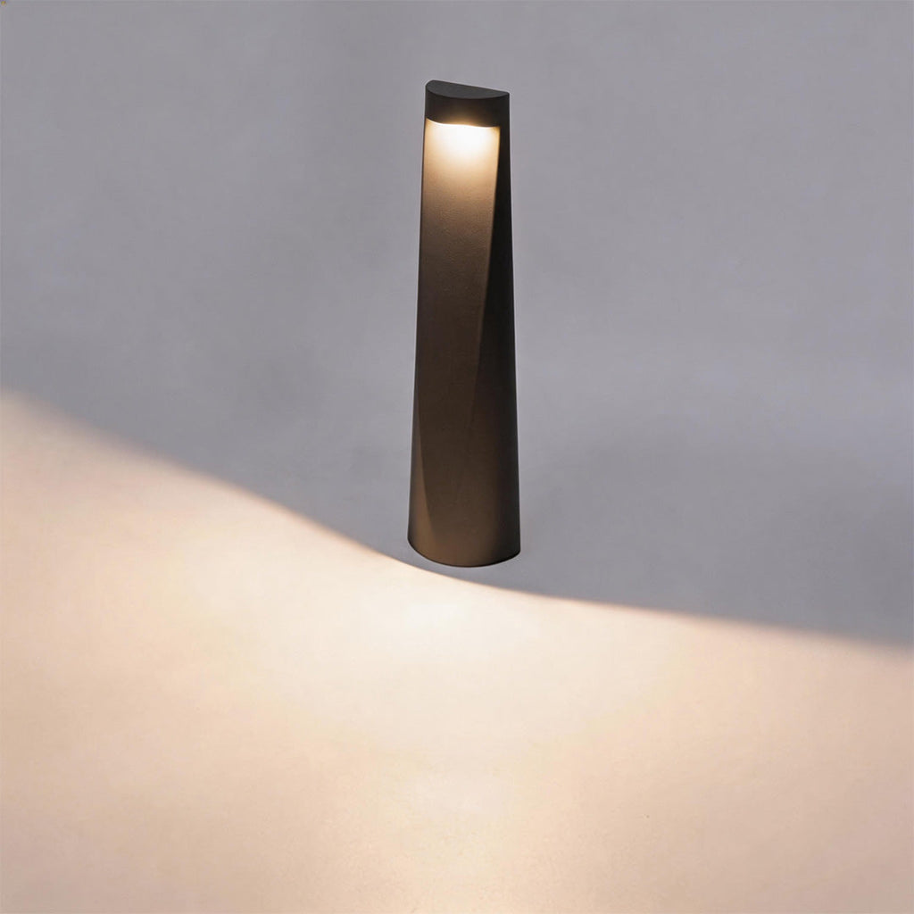 Rustic Bronze Waterproof LED Pathway Lights for Outdoor Landscape Design