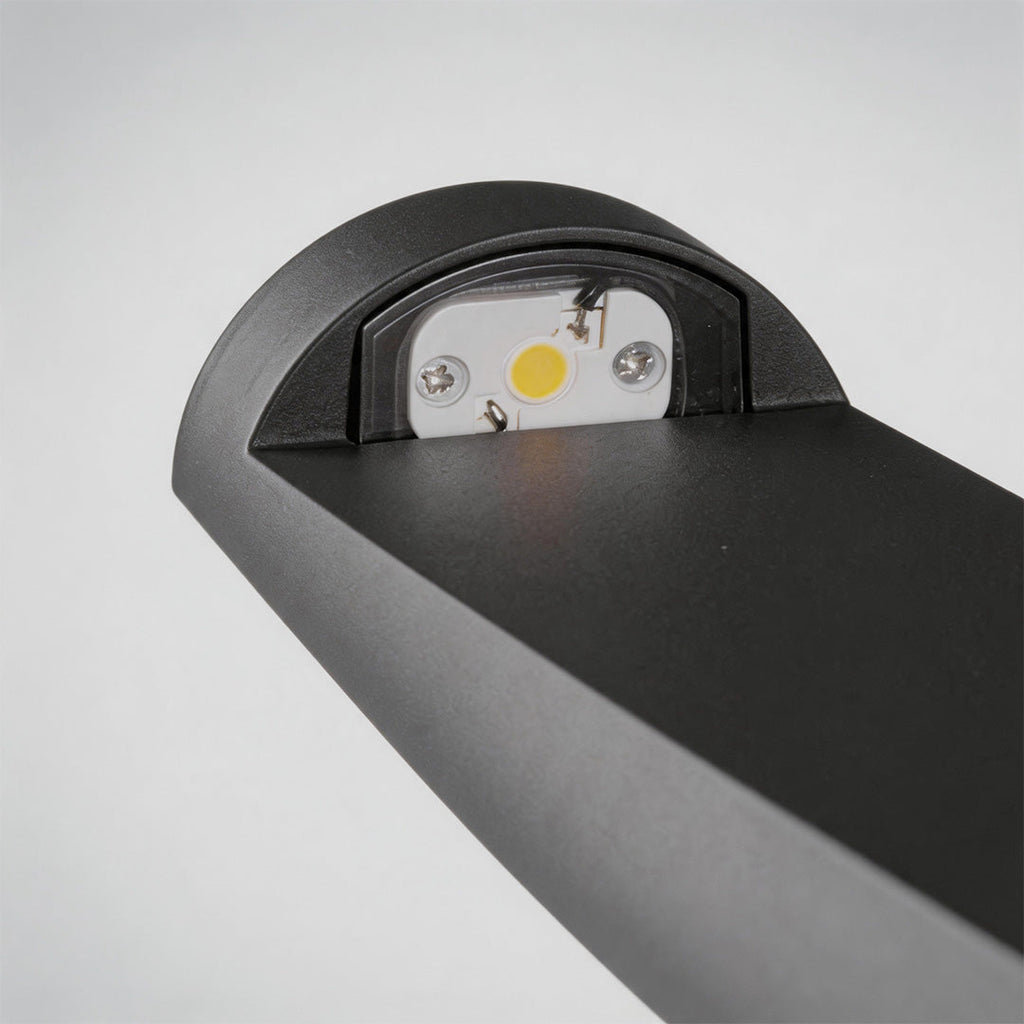 Rustic Bronze Waterproof LED Pathway Lights for Outdoor Landscape Design