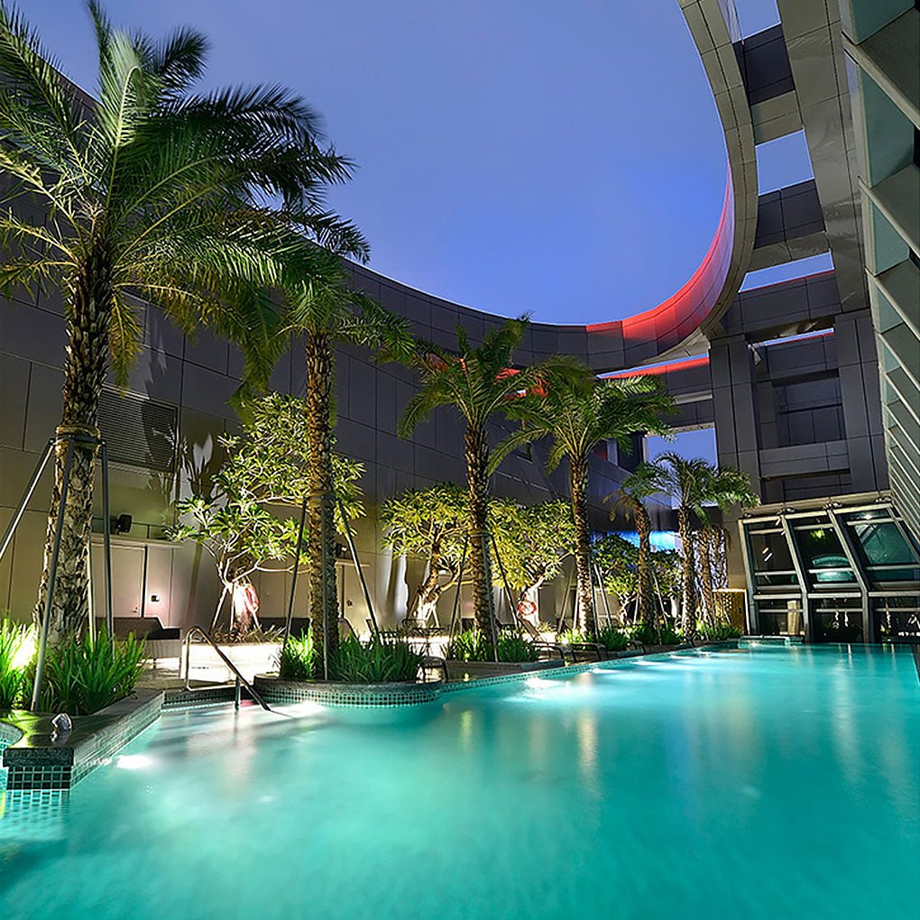 Adjustable RGB LED Underwater Spot Lights for Pool & Landscape Lighting