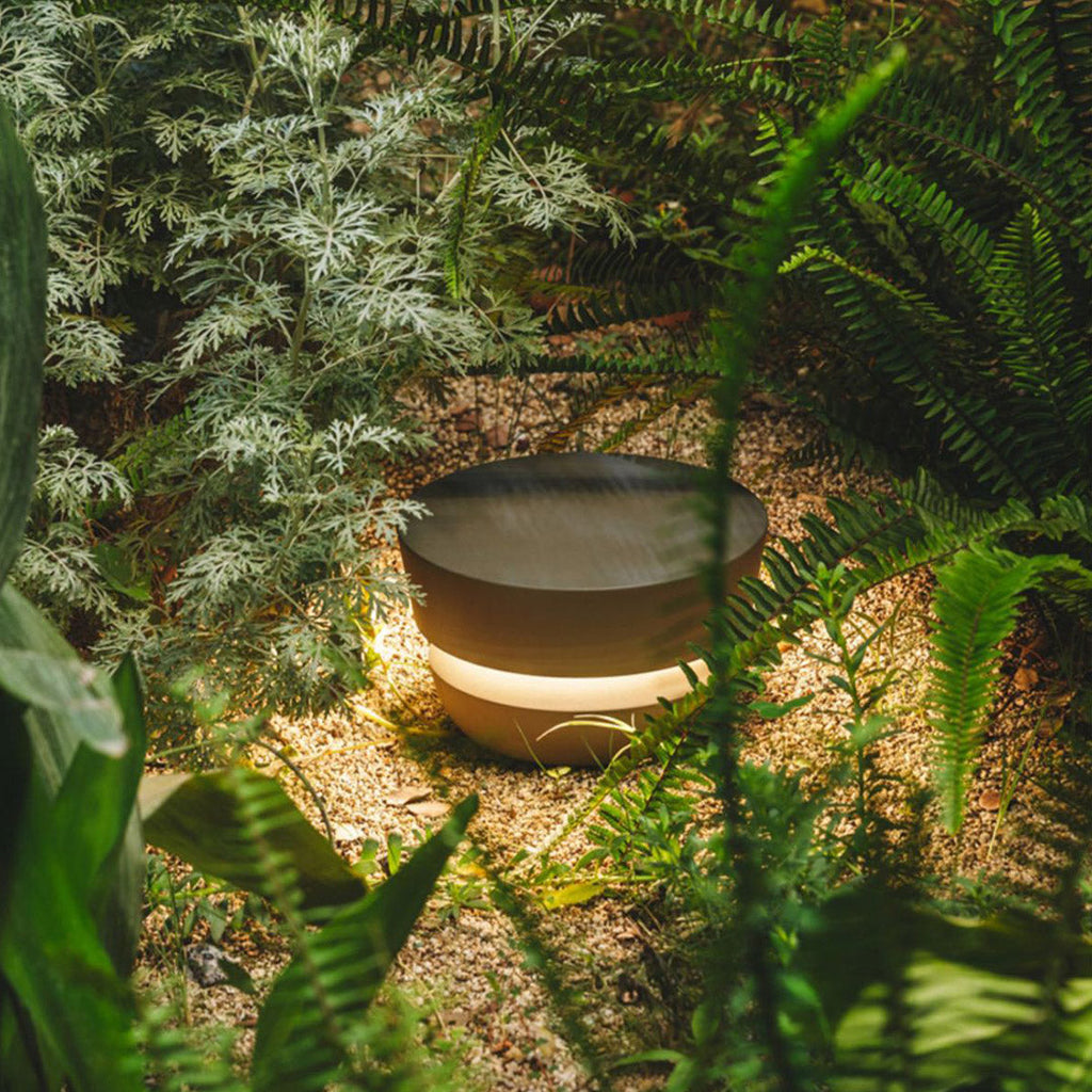 Sleek Black Minimalist Pathway Lights for Outdoor Lawn and Garden Use