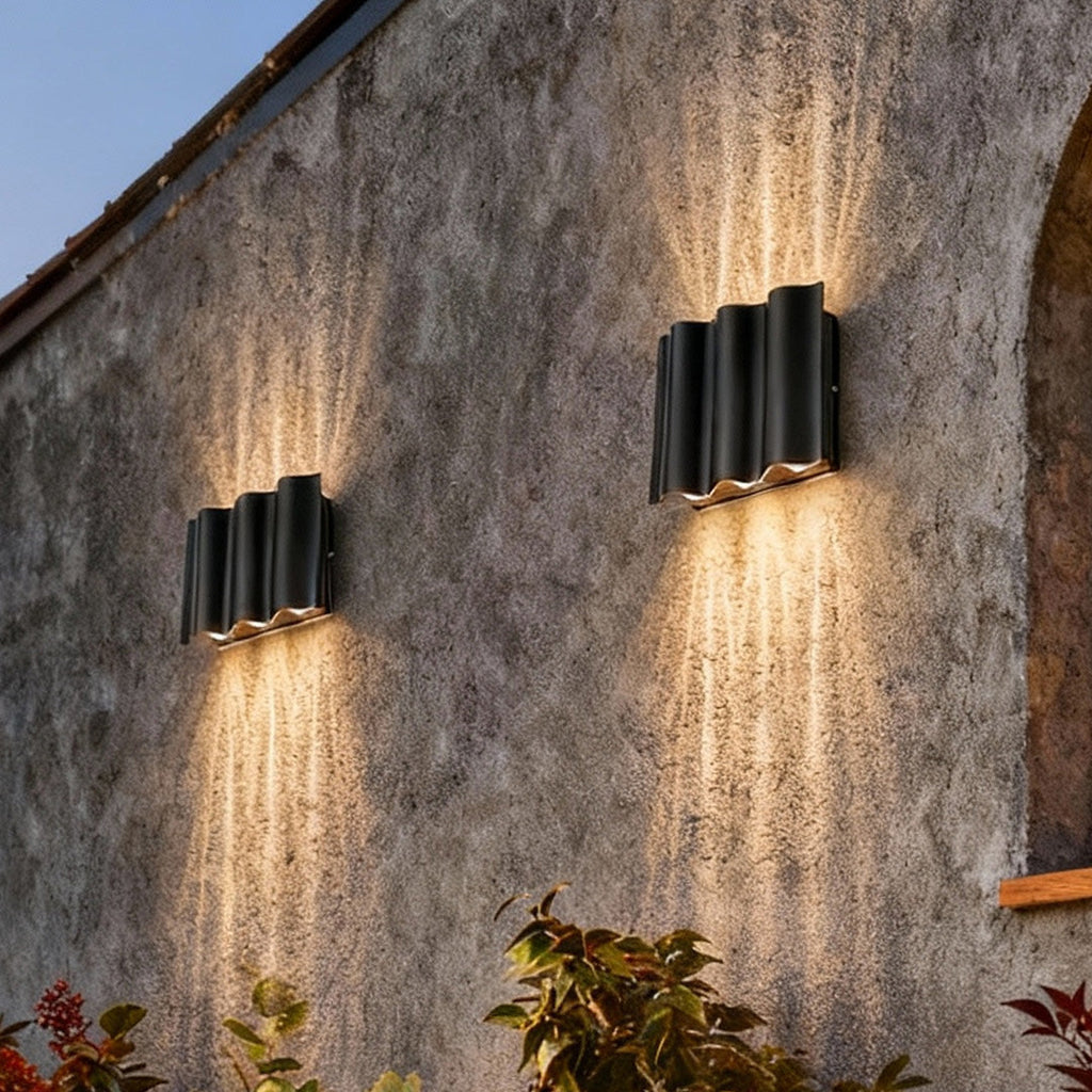 Stylish Wavy Aluminum LED Up-Down Wall Light for Outdoor Spaces