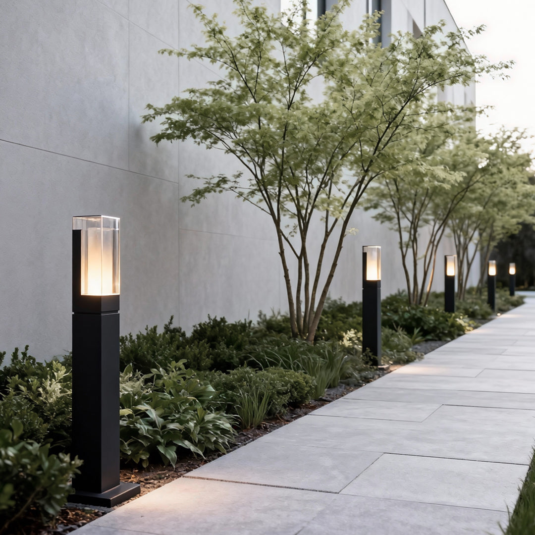Sleek Black Aluminum Cubic LED Bollard Light for Outdoor Pathway Lighting