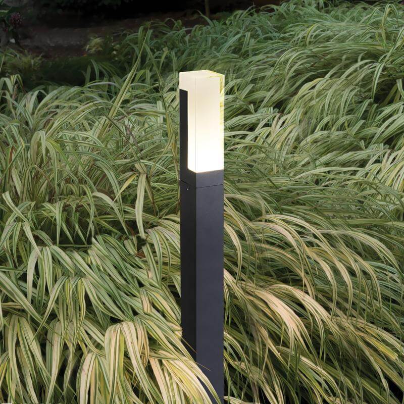 Sleek Black Aluminum Cubic LED Bollard Light for Outdoor Pathway Lighting