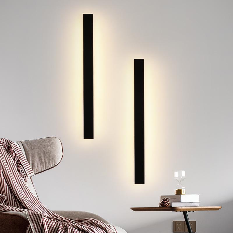 Waterproof Black Metal Linear LED Wall Sconce for Modern Outdoor Spaces