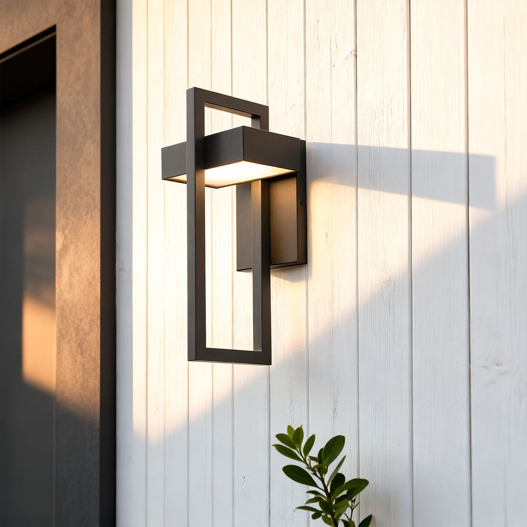 Sleek Black Rectangular LED Outdoor Wall Sconce for Modern Patios