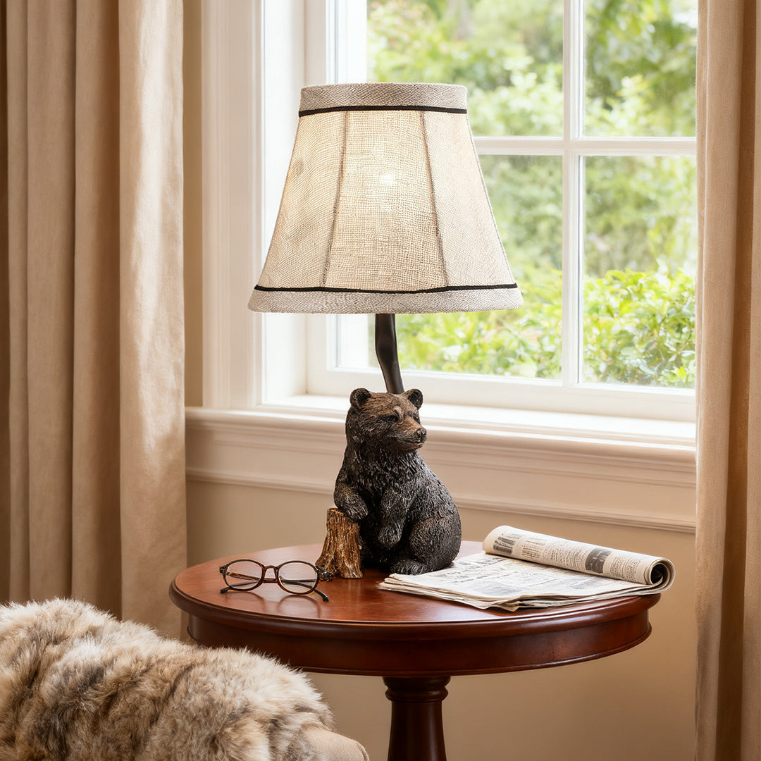 Elegant European-Style Resin Bear Table Lamp for Living Room Decor