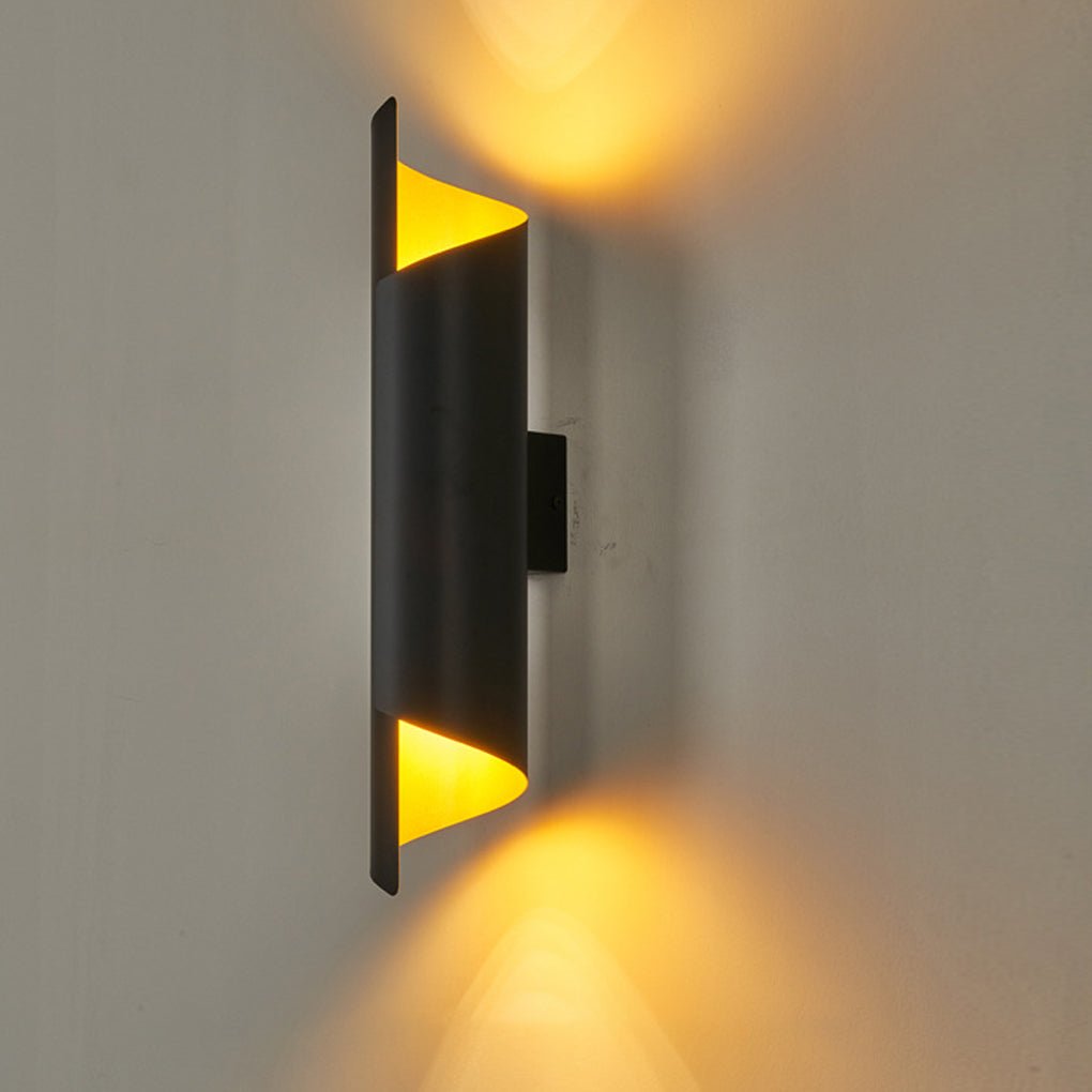 Chic Curved Metal LED Wall Lamp for Nordic Style Bedroom & Living Room