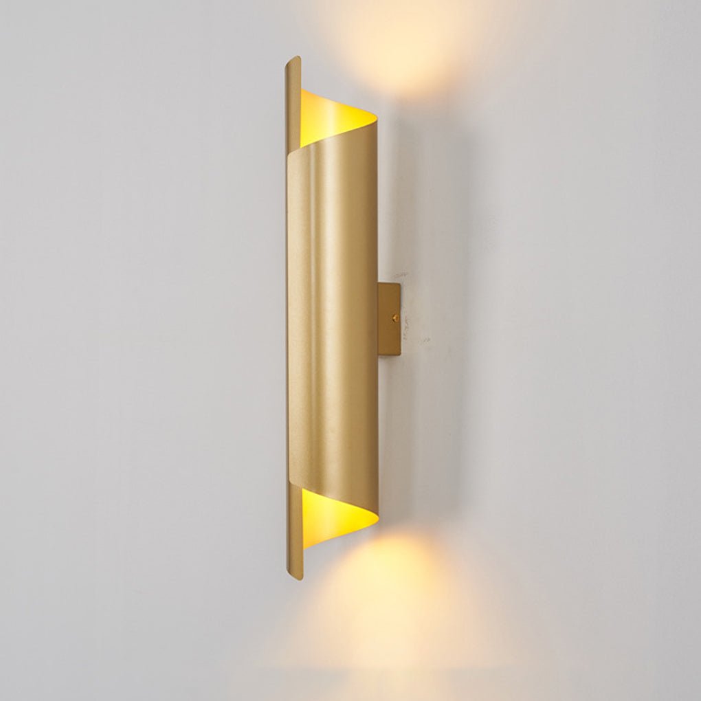 Chic Curved Metal LED Wall Lamp for Nordic Style Bedroom & Living Room