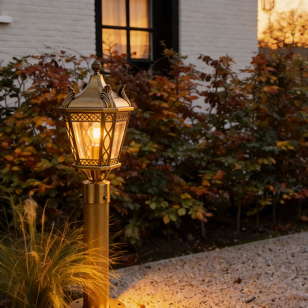 Elegant Copper European Outdoor Pathway Lighting Fixture for Gardens