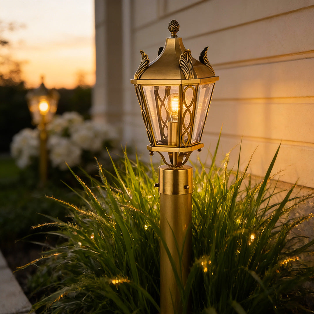 Elegant Copper European Outdoor Pathway Lighting Fixture for Gardens