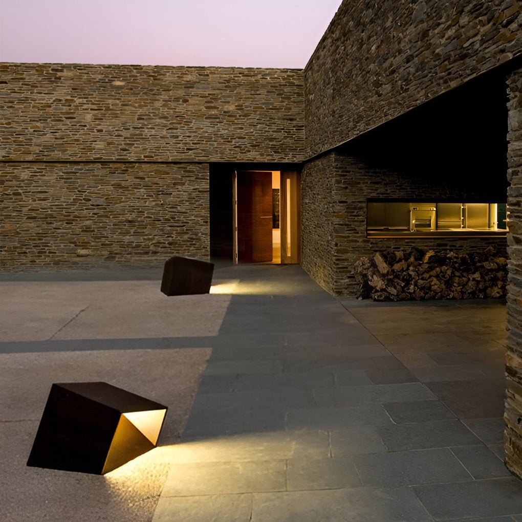 Sleek Geometric Aluminum Cube Path Light for Outdoor Landscape Lighting