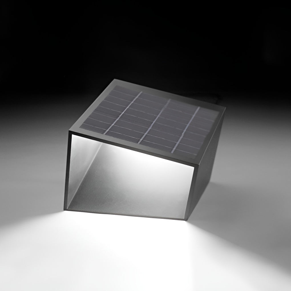 Sleek Geometric Aluminum Cube Path Light for Outdoor Landscape Lighting