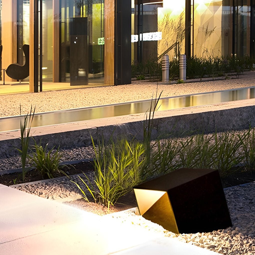 Geometric Cube Path Light - Modern Outdoor LED Fixture for Walkways