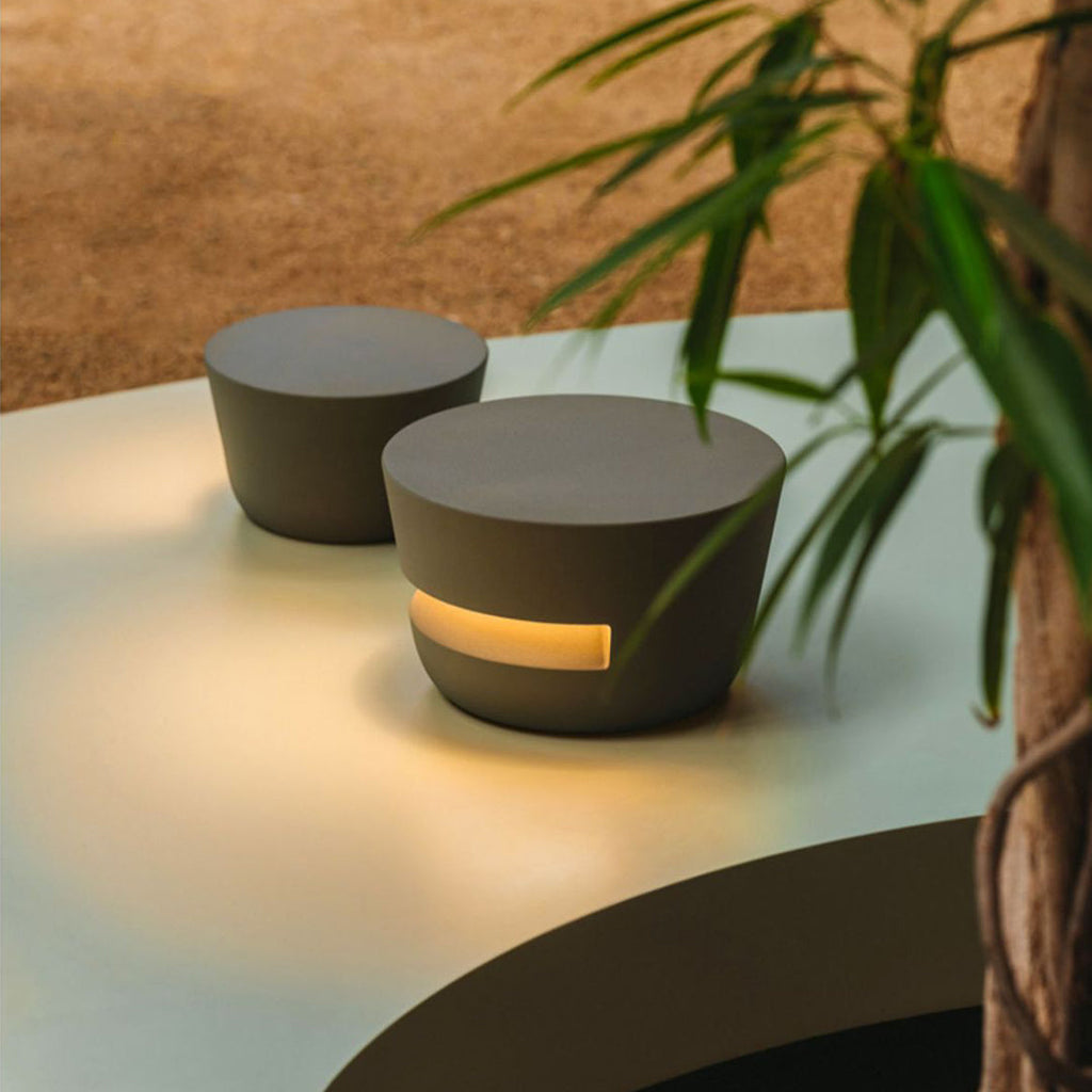 Sleek Black Minimalist Pathway Lights for Outdoor Lawn and Garden Use