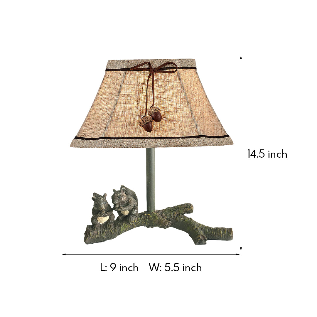 Rustic French-Style Squirrel Resin Table Lamp for Bedroom Décor