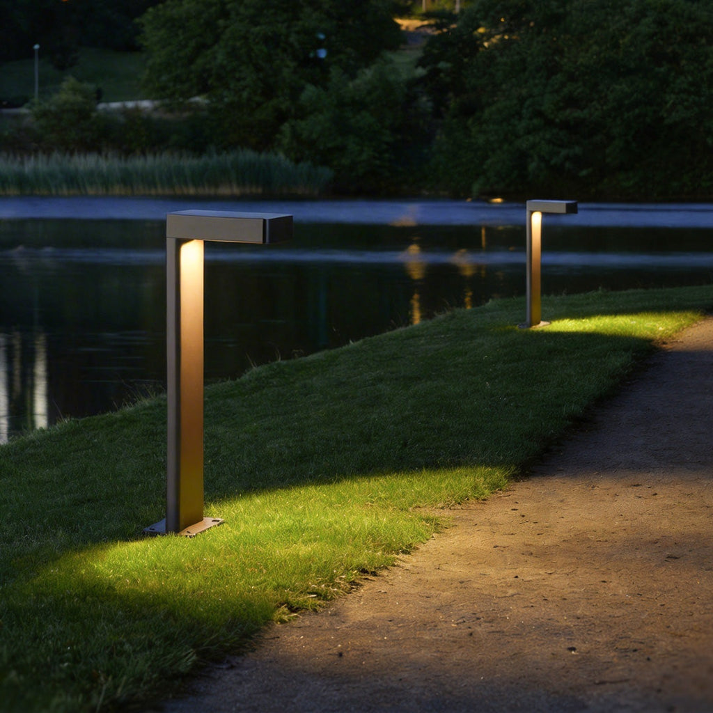 Modern Black L-Shaped Outdoor Metal Landscape Path Light for Gardens