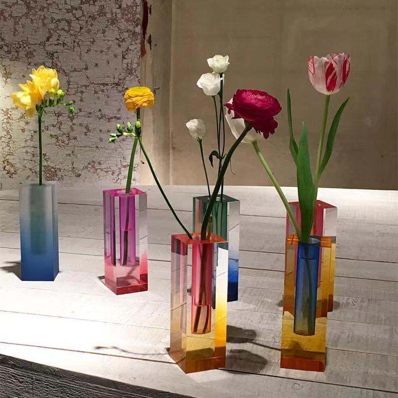 Elegant White Ceramic Fleur Vase for Modern Home Décor Accents