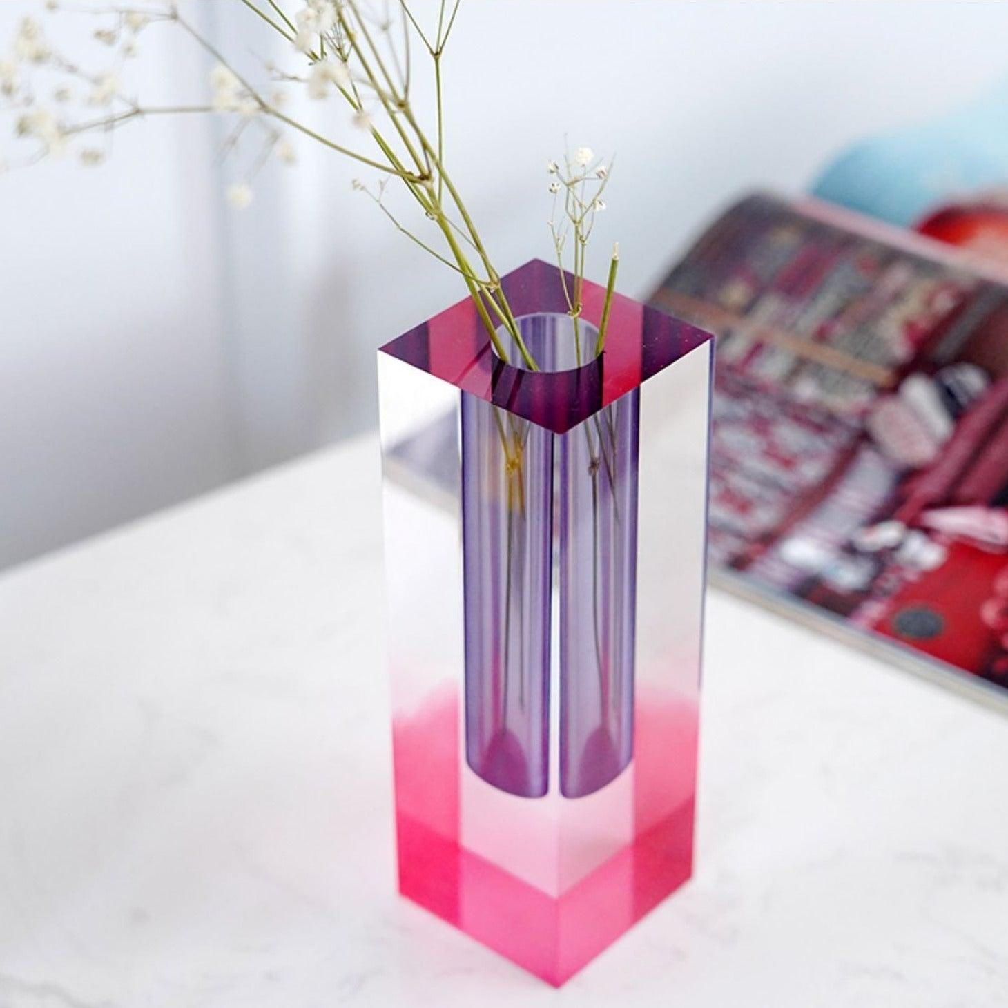 Elegant White Ceramic Fleur Vase for Modern Home Décor Accents