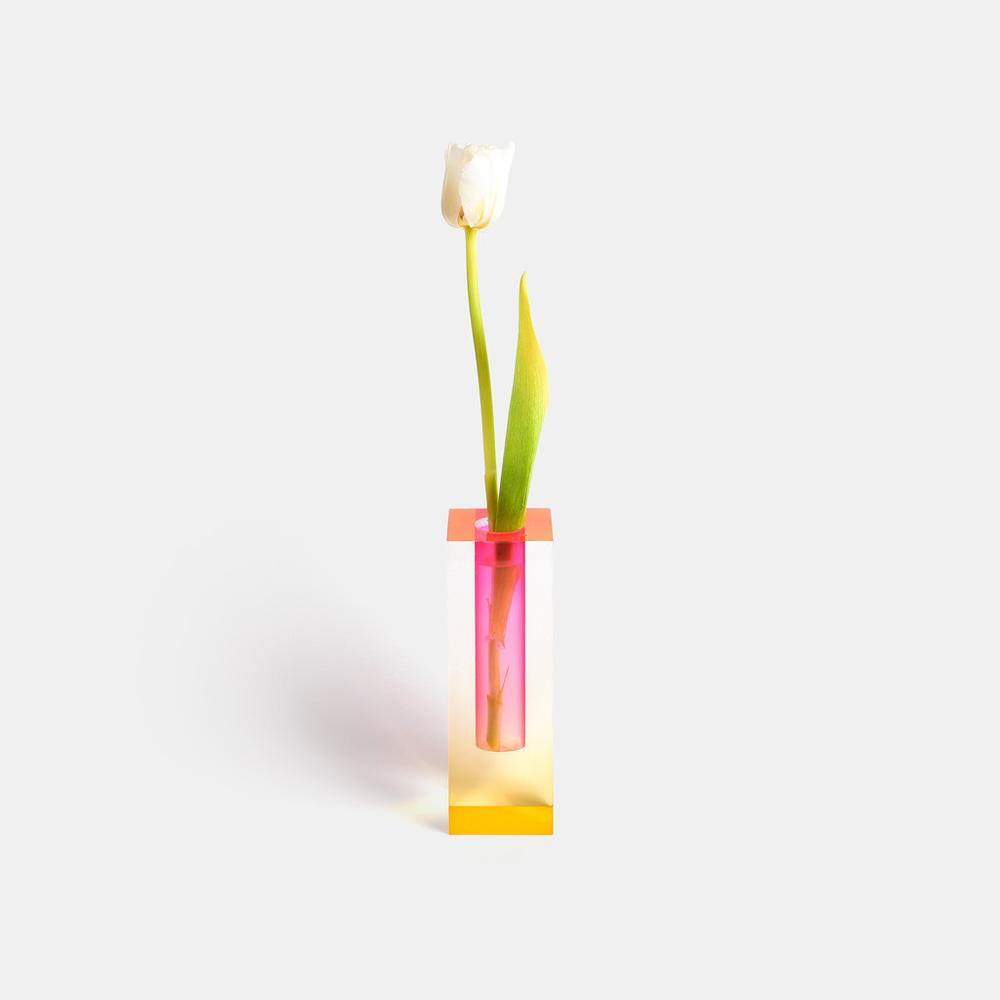 Elegant White Ceramic Fleur Vase for Modern Home Décor Accents