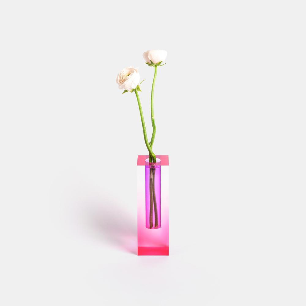 Elegant White Ceramic Fleur Vase for Modern Home Décor Accents