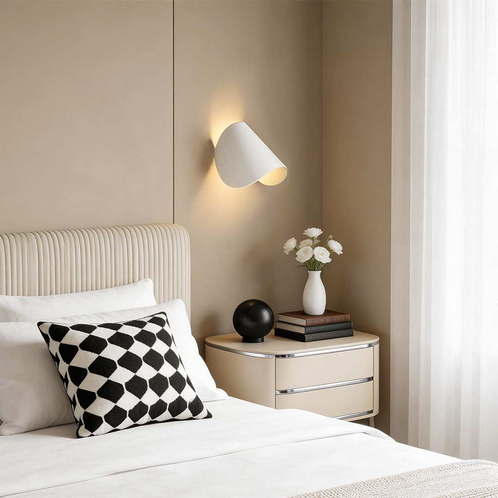Adjustable Industrial Style Metal Folding Wall Sconce LED Lamp for Bedroom