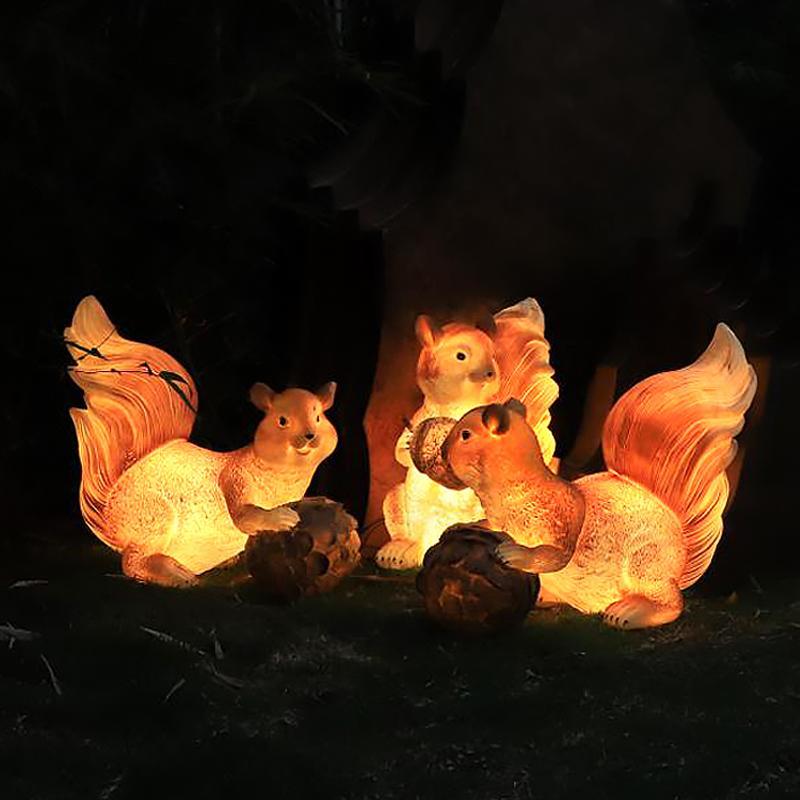 Elegant Resin Squirrel LED Garden Light - Waterproof Outdoor Decor
