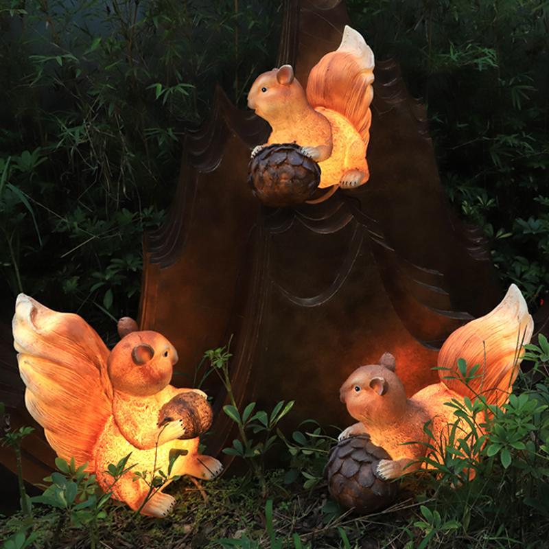 Elegant Resin Squirrel LED Garden Light - Waterproof Outdoor Decor