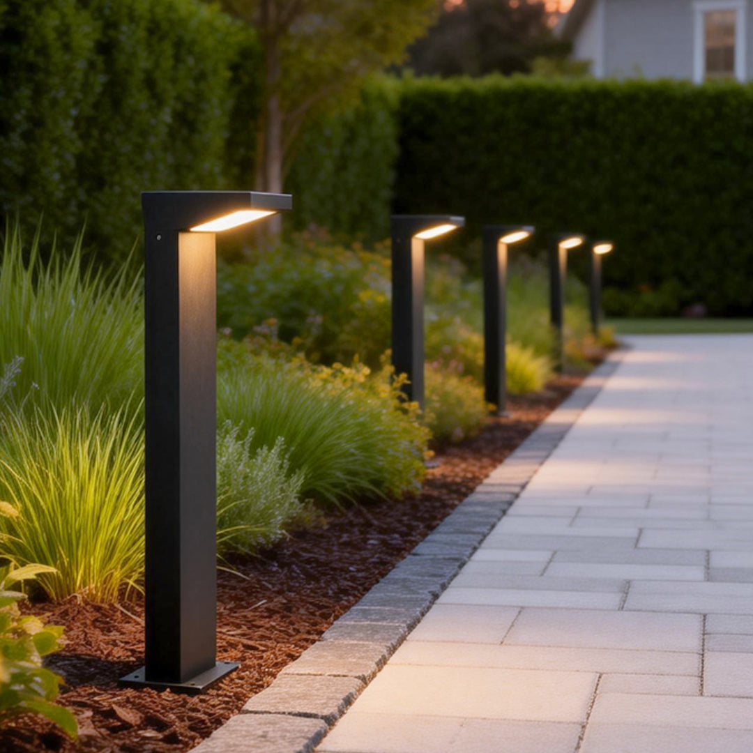 Modern Low Voltage Solar LED Bollard Light for Outdoor Landscaping