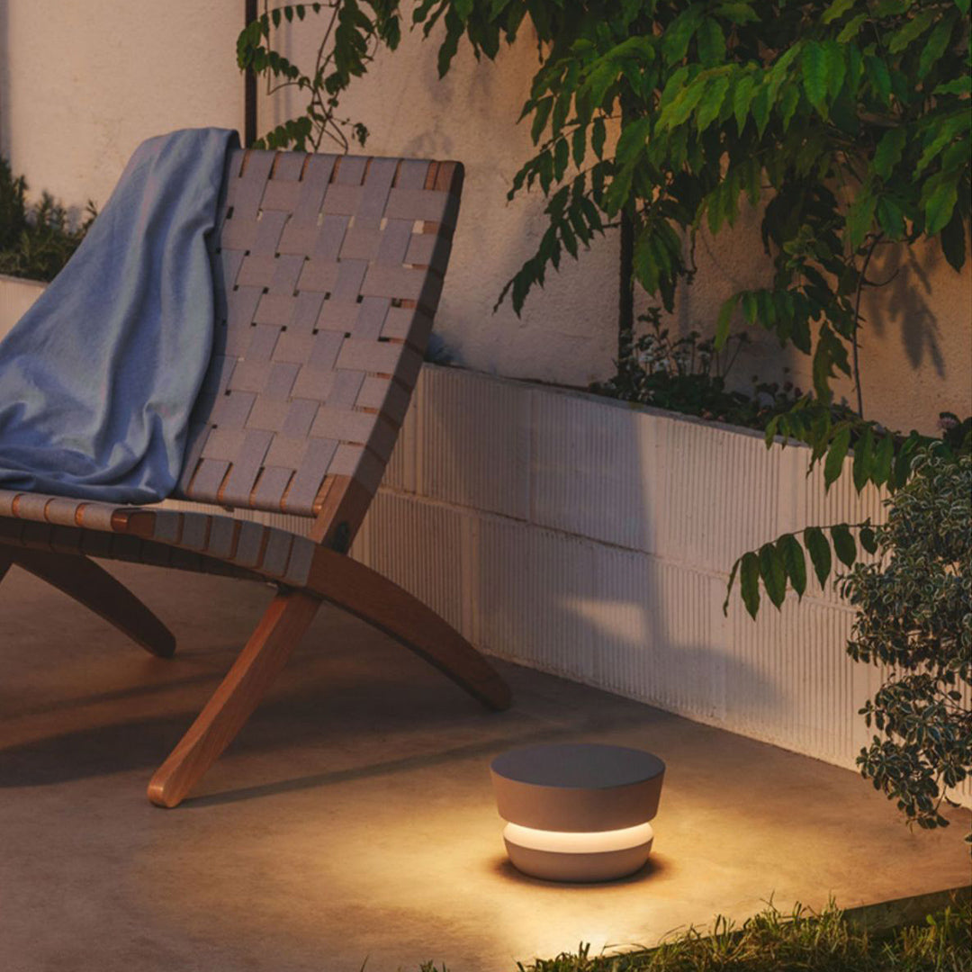 Sleek Black Minimalist Pathway Lights for Outdoor Lawn and Garden Use