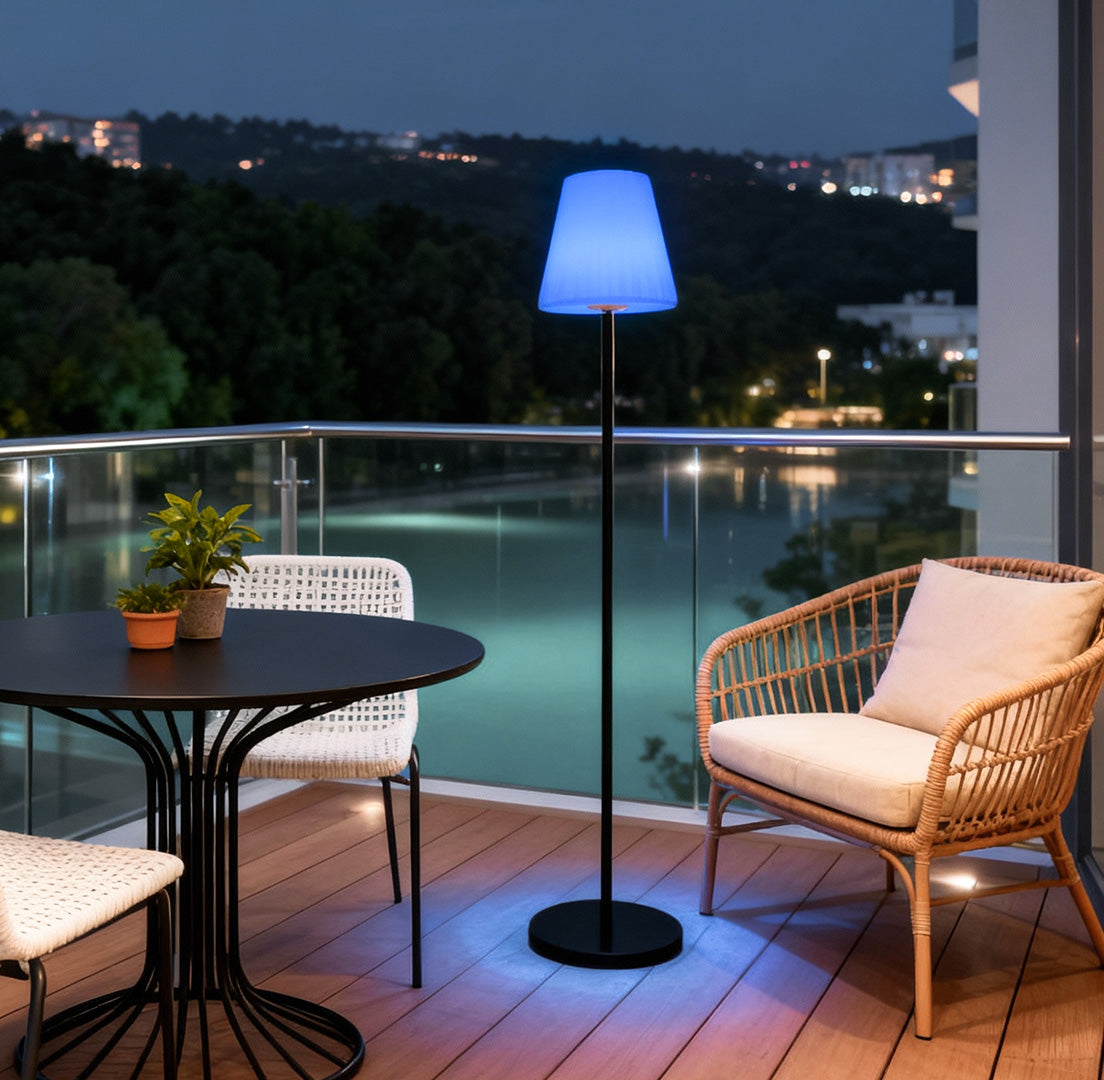 Sleek Black Metal LED Outdoor Floor Lamps for Patio Garden Lighting