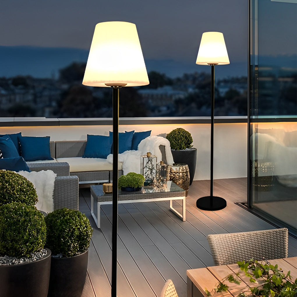 Sleek Black Metal LED Outdoor Floor Lamps for Patio Garden Lighting