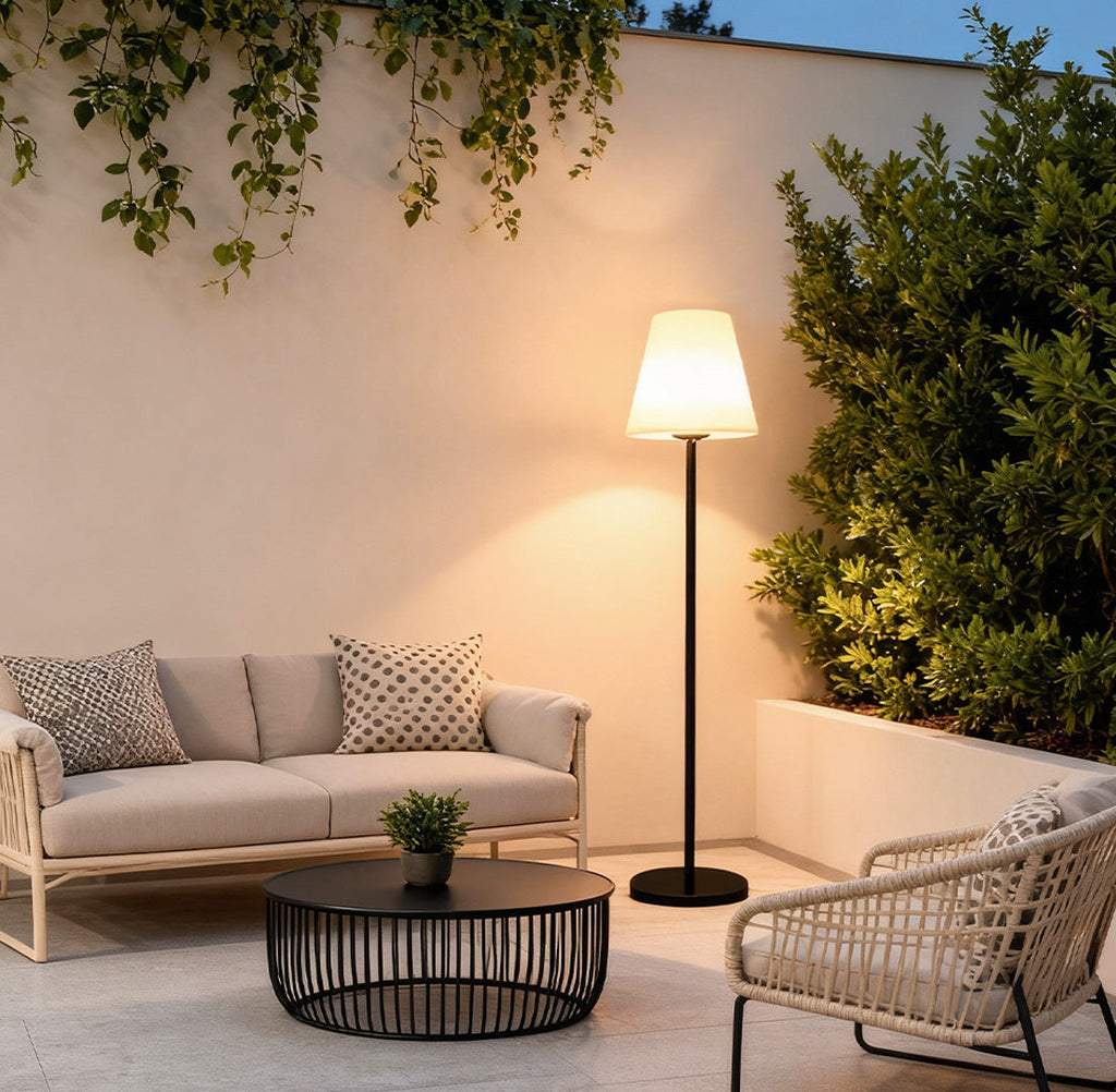 Sleek Black Metal LED Outdoor Floor Lamps for Patio Garden Lighting