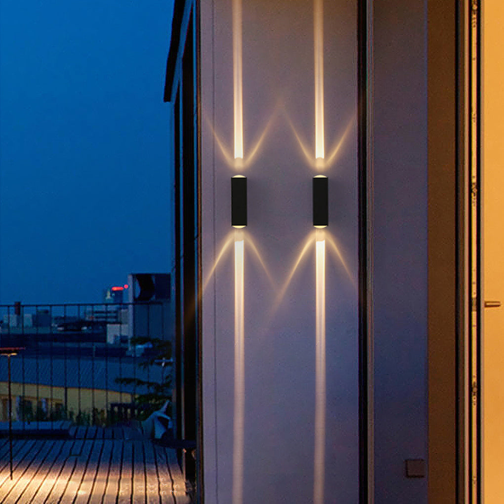 Sleek Black Dual-Beam Waterproof Outdoor Wall Sconce for Modern Exteriors