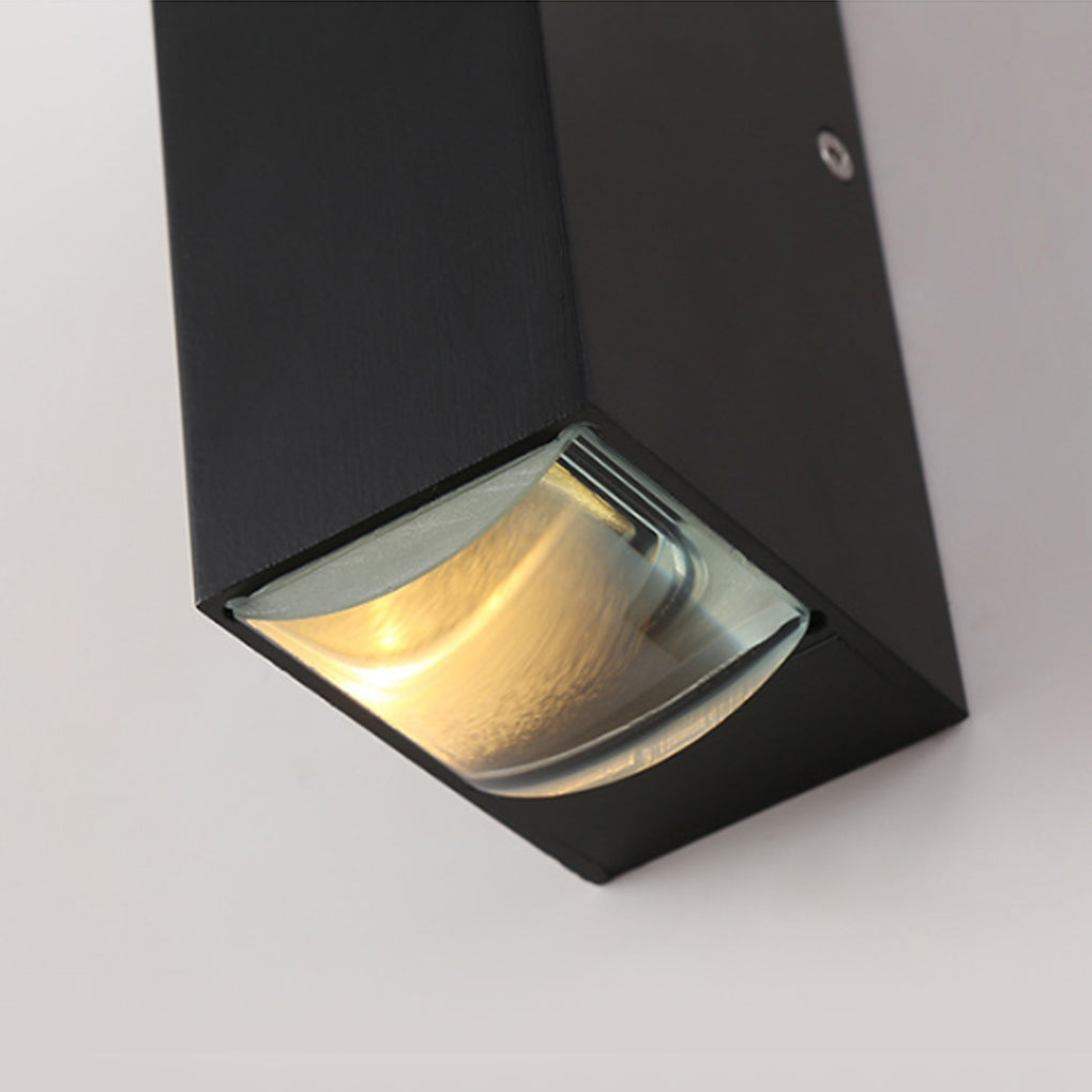 Sleek Black Dual-Beam Waterproof Outdoor Wall Sconce for Modern Exteriors