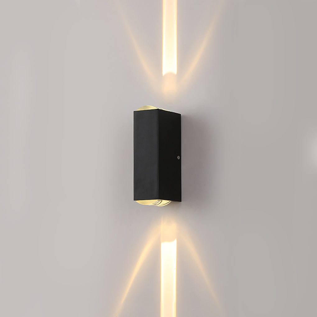 Sleek Black Dual-Beam Waterproof Outdoor Wall Sconce for Modern Exteriors