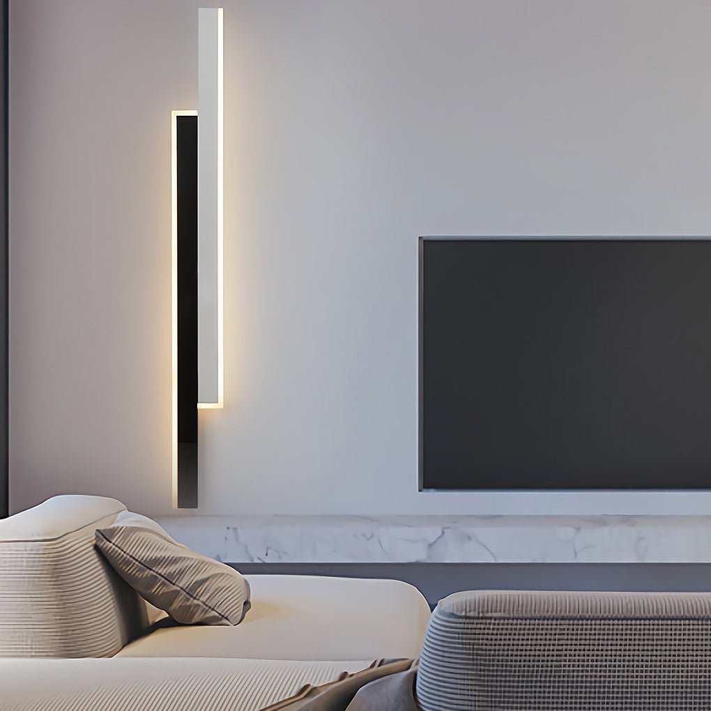 Minimalist White Dual-Strip LED Wall Sconce for Modern Interiors