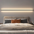 Sleek Black Aluminum Linear Wall Sconce for Modern Living Room Décor
