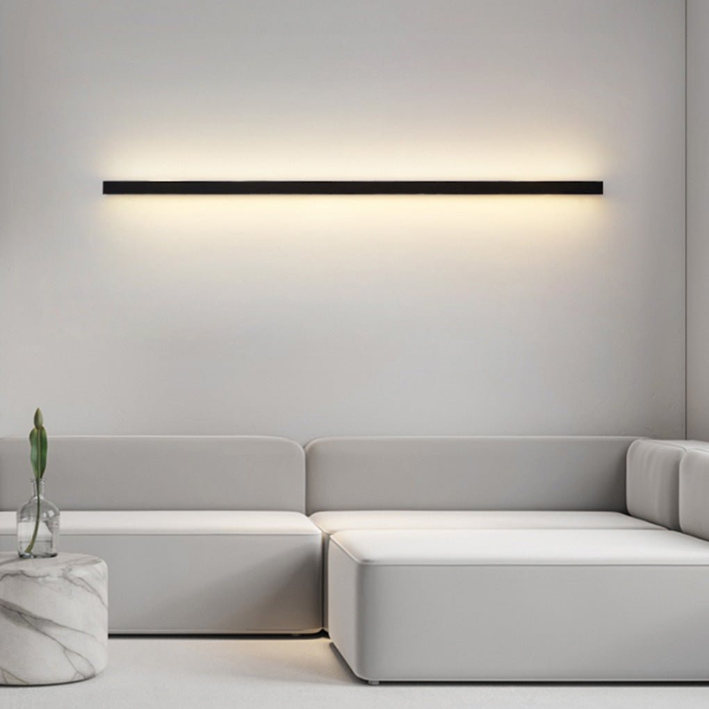 Sleek Black Aluminum Linear Wall Sconce for Modern Living Room Décor