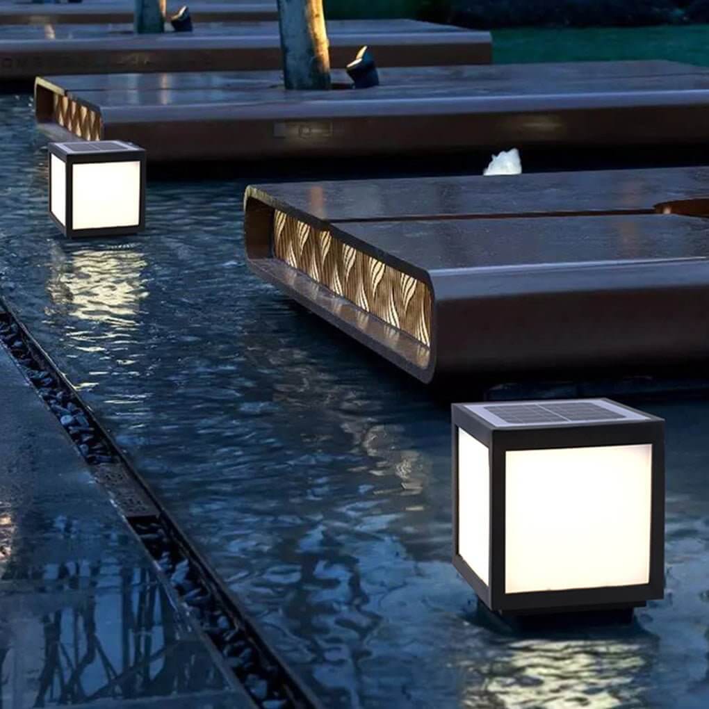 Modern Black Metal Square Pillar Outdoor LED Lighting Fixture