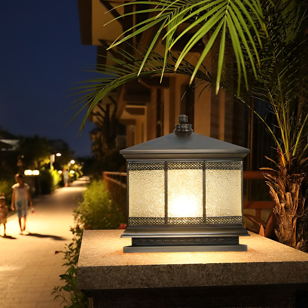 Vintage Copper Solar-Fueled Outdoor Gate Pillar Light for Fences