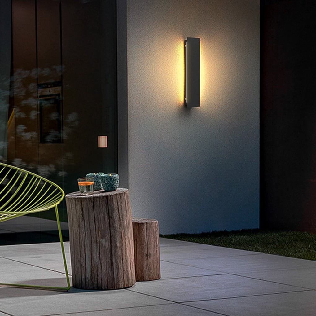 Sleek Black Waterproof LED Linear Outdoor Wall Light for Patio Entrance