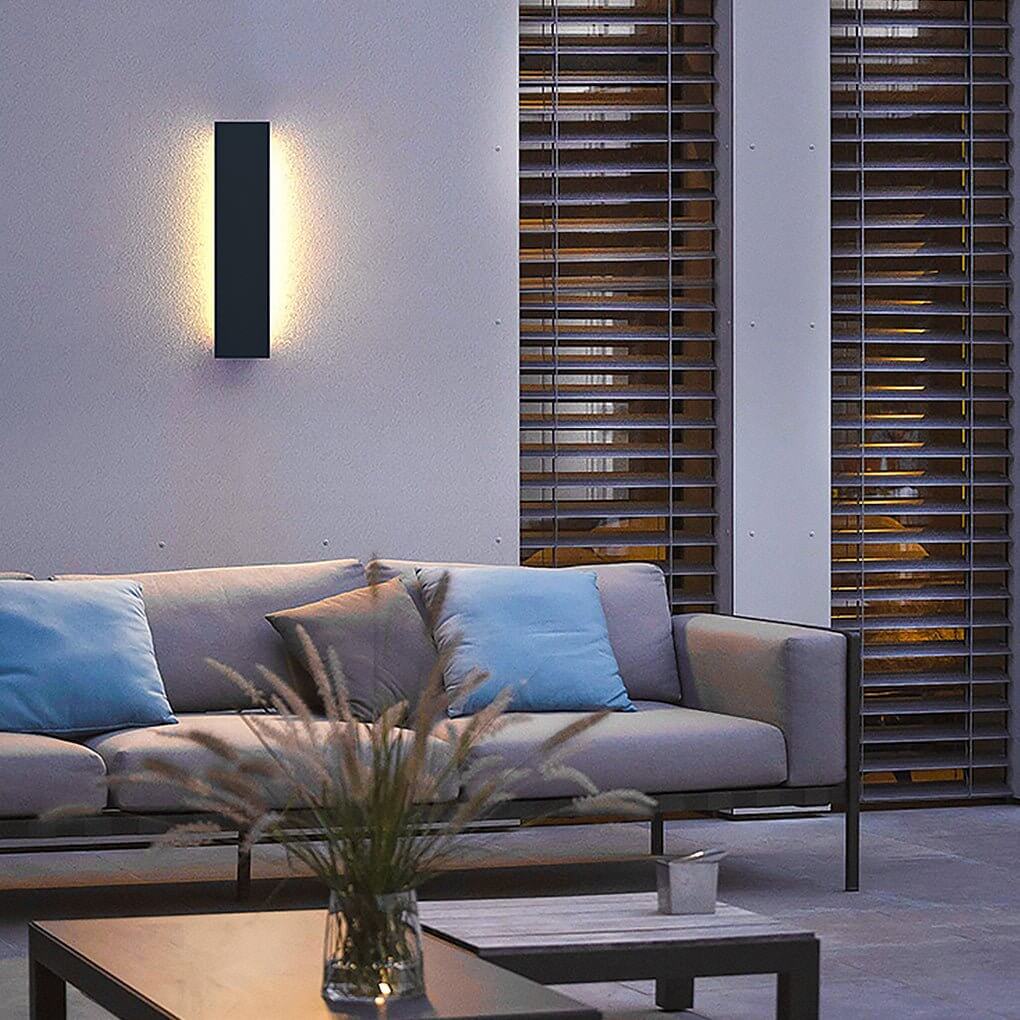 Sleek Black Waterproof LED Linear Outdoor Wall Light for Patio Entrance