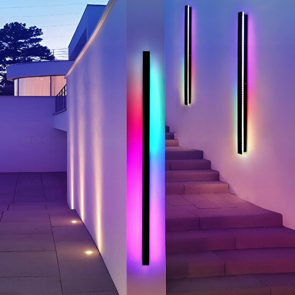 Black Linear Integrated LED Outdoor Wall Light for Contemporary Spaces