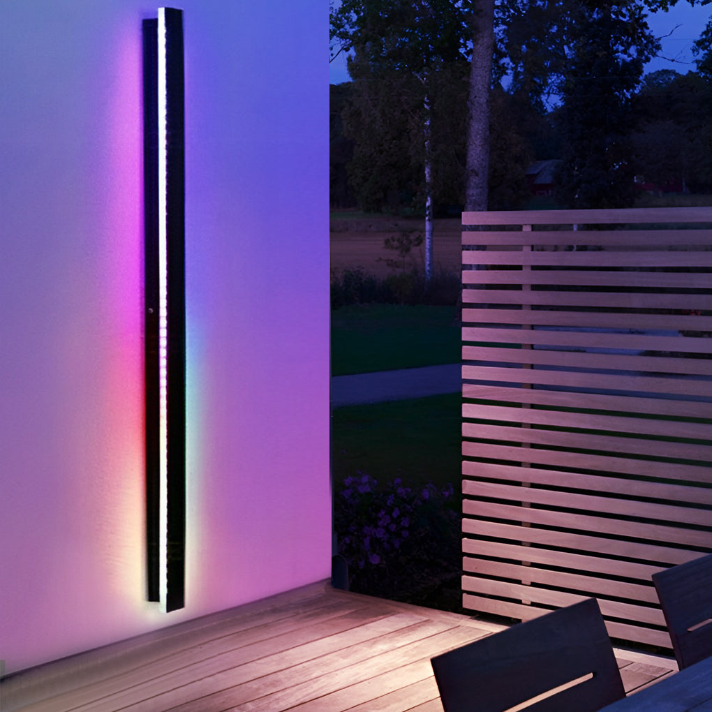 Black Linear Integrated LED Outdoor Wall Light for Contemporary Spaces