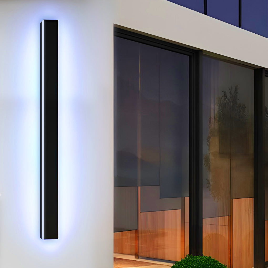 Black Linear Integrated LED Outdoor Wall Light for Contemporary Spaces