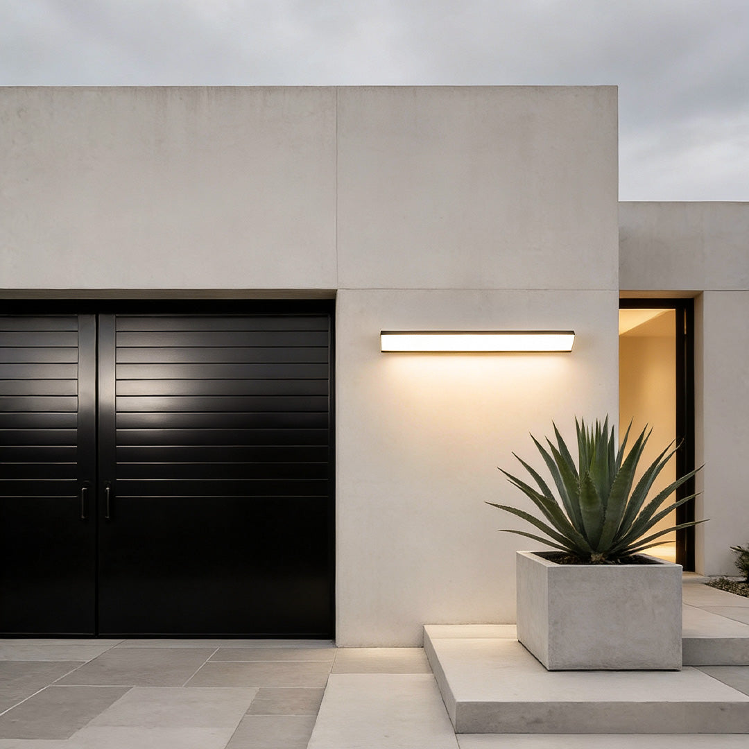Modern Waterproof Black LED Wall Sconce for Outdoor Patio Lighting