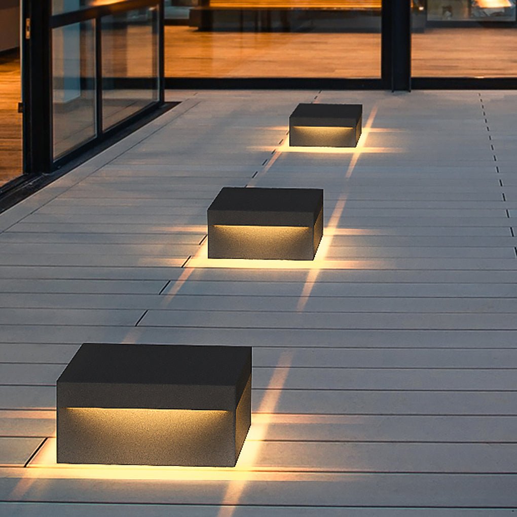 Modern Black Waterproof Square Pillar Outdoor Lighting for Fences