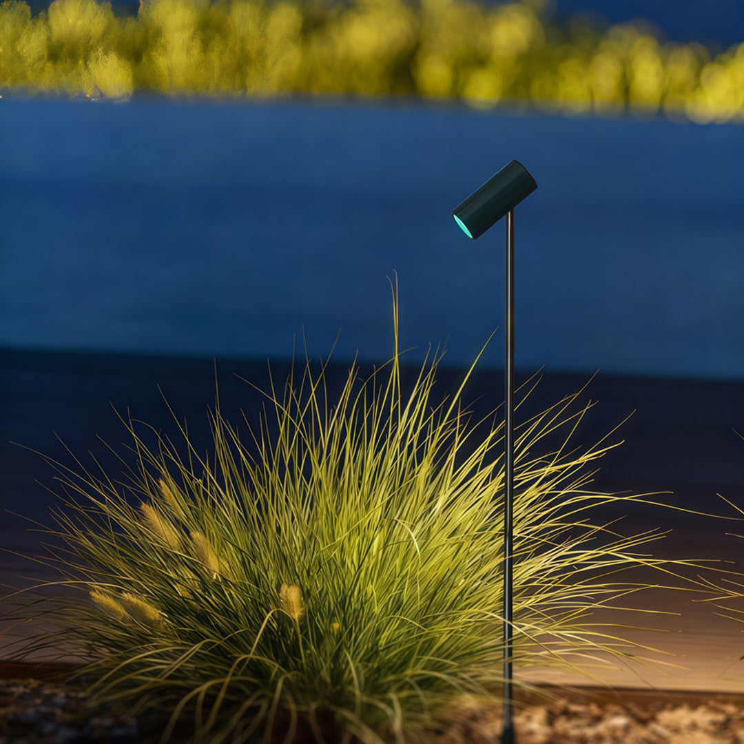 Minimalist Black Metal Pathway Outdoor Landscape Lighting for Gardens