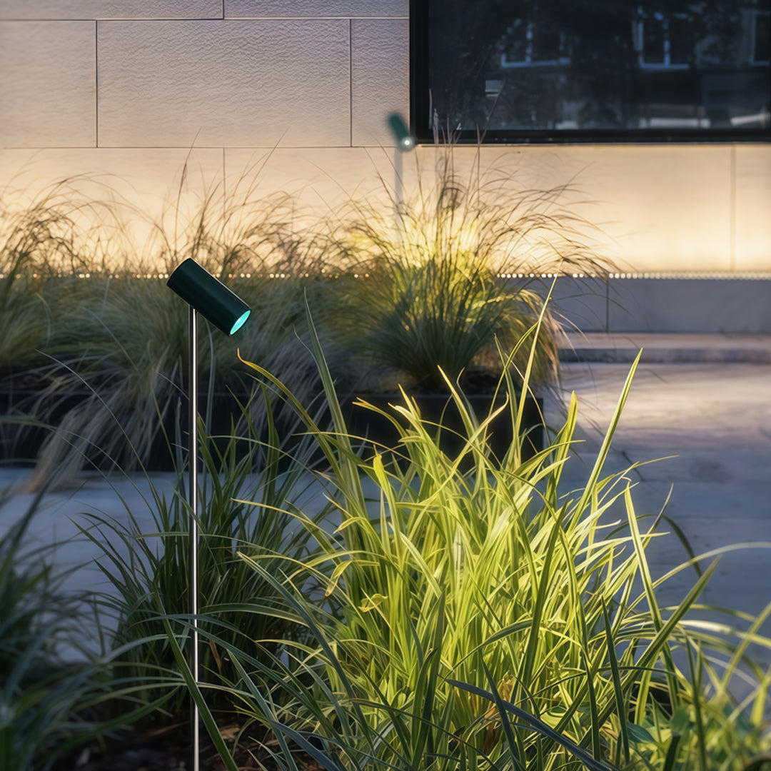 Minimalist Black Metal Pathway Outdoor Landscape Lighting for Gardens