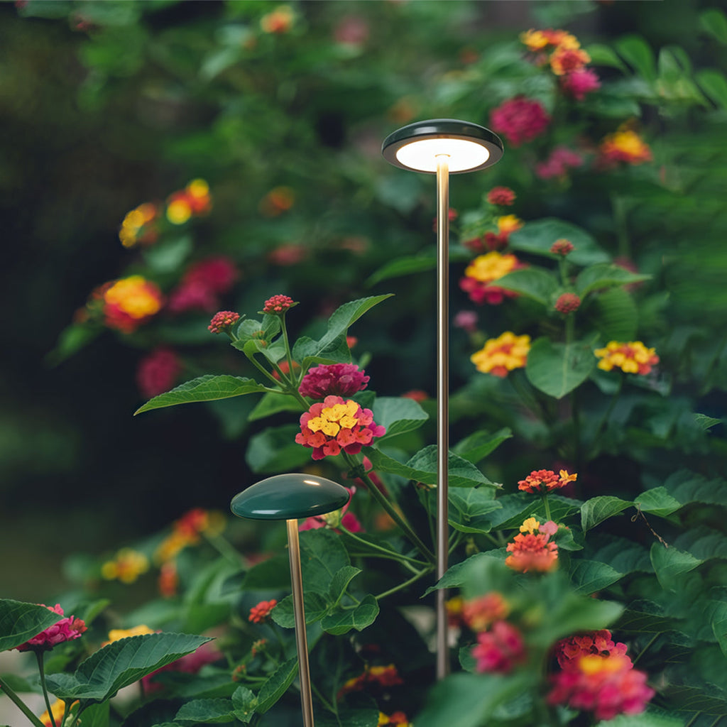 Minimalist Black Metal Pathway Outdoor Landscape Lighting for Gardens